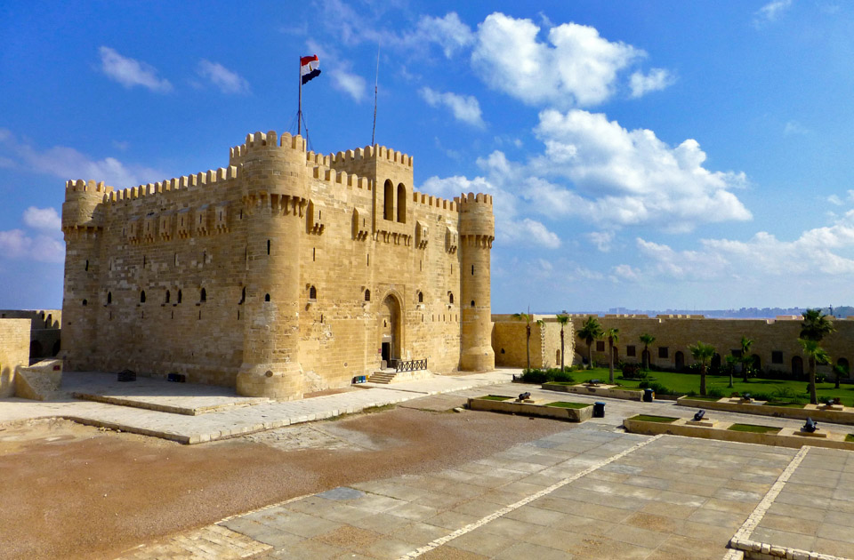Roman Theater & Catacomb of Kom El-Shoqafa & Qaytbay Citadel & Alexandria Library & Notional museum & Pompey's Pillar
